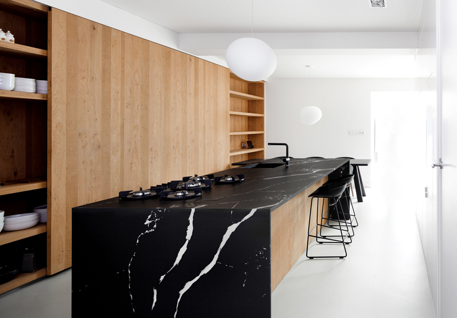Calacatta Dramatic Black